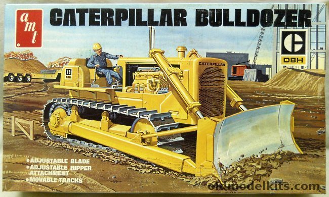 AMT 1/24 Caterpillar Bulldozer D8H, T818 plastic model kit